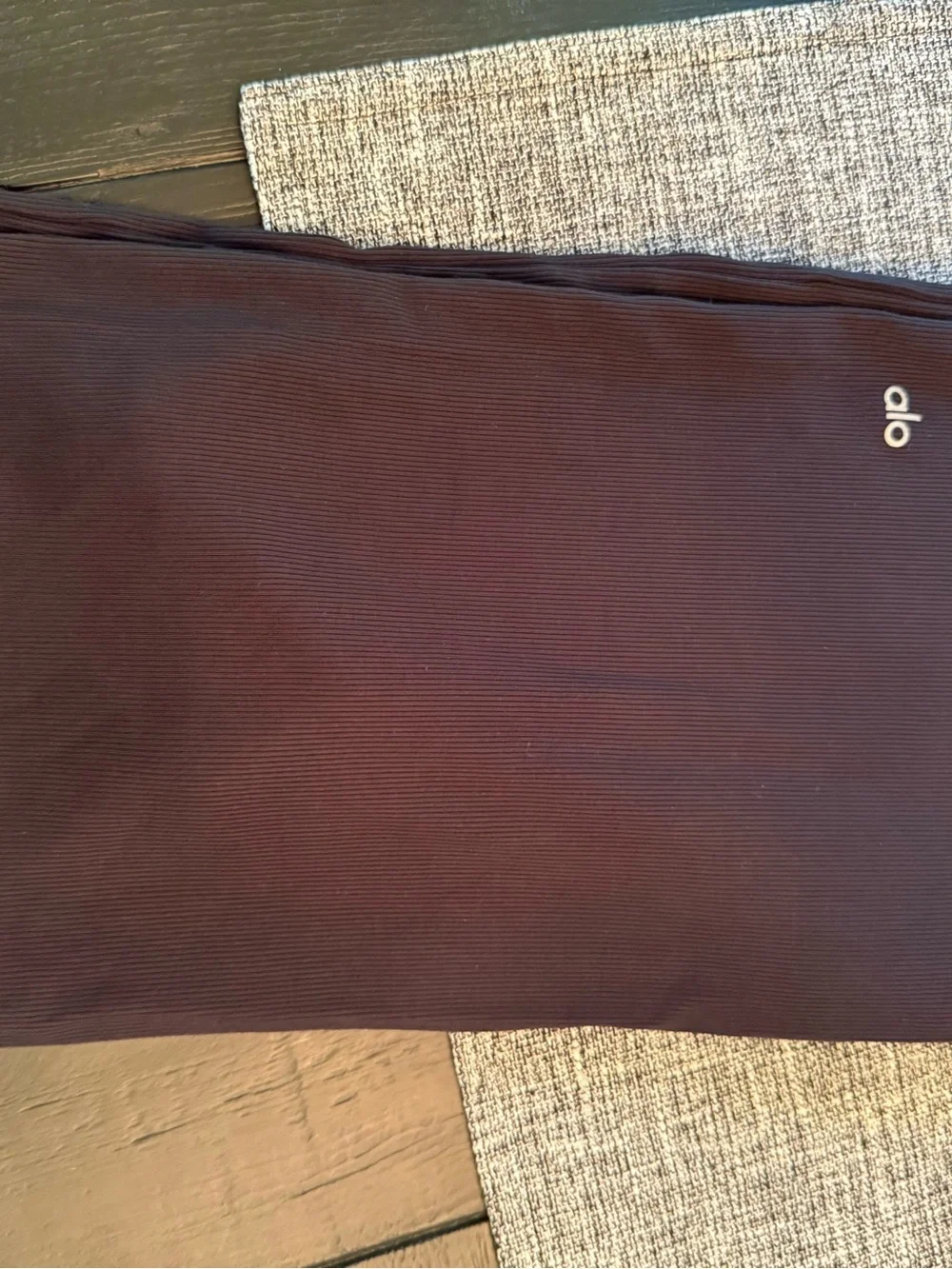 Alo Yoga Mid-Rise Dreamlight Straight Pant